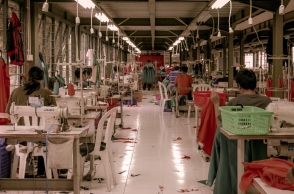 Μεταπώληση ρούχων της ταχείας μόδας: Πόσο βιώσιμη είναι;