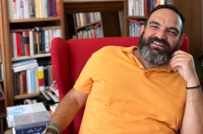 Ο Βαγγέλης Προβιάς, συγγραφέας, μεταφραστής και υποψήφιος δημοτικός σύμβουλος στον συνδυασμό του δήμαρχου Κώστα Μπακογιάννη «Αθήνα Ψηλά», γράφει για την προσωπική του Αθήνα