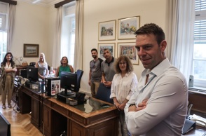 Στέφανος Κασσελάκης: Επίσκεψη στη Βουλή πραγματοποίησε ο νέος πρόεδρος του ΣΥΡΙΖΑ - Συνάντησε στελέχη της Κ.Ο., μίλησε σε βουλευτές της ΝΔ.