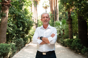 Νίκος Αβραμίδης: Ο αντιδήμαρχος Καθαριότητας Δήμου Αθηναίων, υποψήφιος δημοτικός σύμβουλος με τον συνδυασμό «Αθήνα Ψηλά», μιλάει στην Athens Voice