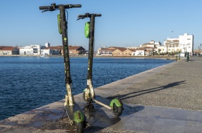 Θεσσαλονίκη: Υποθαλάσσιο πάρκινγκ ο βυθός του Θερμαϊκού - Ανασύθηκαν πατίνια, ποδήλατα και λάστιχα - Τι βρέθηκε σε δράση υποθαλάσσιου καθαρισμού.