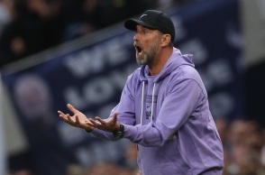 Έξαλλος με τις αποφάσεις των διαιτητών και των υπευθύνων του VAR στον αγώνα με την Τότεναμ ήταν ο Γιούργκεν Κλοπ.