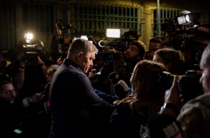 Εκλογές στη Σλοβακία: Ο πρώην πρωθυπουργός Ρόμπερτ Φίκο οδεύει σε νίκη με πάνω από το 98% των ψήφων καταμετρημένο - Διαψεύδονται τα έξιτ πολ.