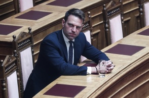 Ο νέος πρόεδρος του ΣΥΡΙΖΑ, Στέφανος Κασσελάκης, στα έδρανα της Ολομέλειας της Βουλής