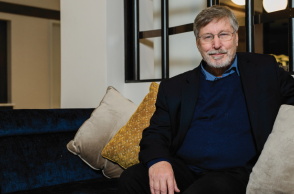 Dr. Bessel Vander Kolk: «Είμαστε ρυθμισμένοι να αγαπάμε»