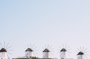 H Mύκονος κατέκτησε την πρώτη θέση στα βραβεία Readers' Choice Awards 2023 του περιοδικού Conde Nast Traveller - Ψηφίστηκαν τα 20 καλύτερα νησιά της Ευρώπης.