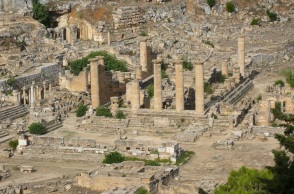 Λιβύη: Οι καταστροφικές πλημμύρες προκάλεσαν ζημιές στον αρχαιολογικό χώρο της Κυρήνης, αλλά έφεραν επίσης στο φως νέα αρχαιολογικά ευρήματα.
