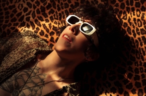 LP: Συνέντευξη για το νέο άλμπουμ «Love Lines», τη μουσική, τη συνεργασία με το Pride της Πράγας, τη ζωή και τις διακρίσεις.