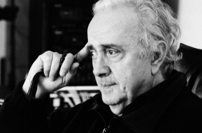 Νίκος Μαμαγκάκης: Ο μουσικός παραγωγός Άγγελος Σφακιανάκης θυμάται τη γνωριμία και στη συνεργασία με τον σπουδαίο συνθέτη.