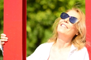 Θεοδοσία Τσάτσου: Συνέντευξη με την τραγουδίστρια για τη μουσική και της ζωή της - Τα παιδικά χρόνια στην Αυστραλία, οι Μπλε, οι προσωπικοί δίσκοι, οι δυσκολίες που αντιμετώπισε