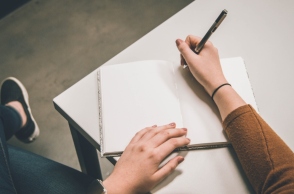 Τα πολλαπλά οφέλη του γραψίματος με το χέρι