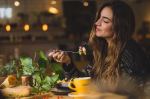 6 τροφές του χειμώνα που προστατεύουν την όραση και την υγεία των ματιών 