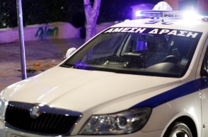 Θεσσαλονίκη: Συνέλαβαν κωφάλαλη για ληστρική κλοπή – Δεν έβρισκαν διερμηνέα νοηματικής γλώσσας για την απολογία της	