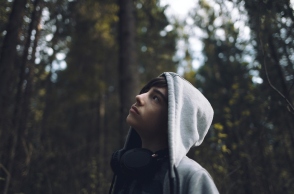 Ένας θρυμματισμένος κόσμος, η άνοδος της ασημαντότητας και η νεανική παραβατικότητα