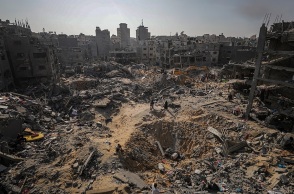 Ερείπια μετά από έκρηξη στη Λωρίδα της Γάζας