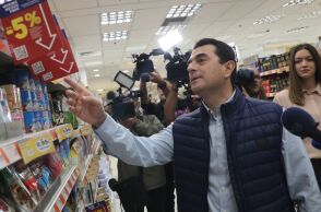 Σκρέκας: Μετά τα πρόστιμα στα σούπερ μάρκετ, κι άλλοι έλεγχοι - «Να διορθώσουν άμεσα τις τιμές στο ράφι οι εταιρείες στις οποίες επιβλήθηκαν τα πρόστιμα»