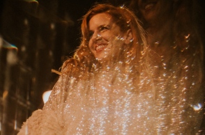 Let's get the party started: Η Lou is live στο Zebra 