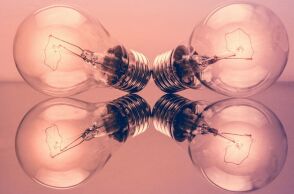 Τιμολόγια ρεύματος: Οι διαφορές και τα οφέλη στα μπλε, πράσινα, κίτρινα και πορτοκαλί 