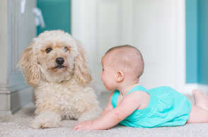 Τα 5 οφέλη για τα παιδιά που μεγαλώνουν μαζί με σκύλο
