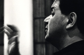 Ο Μάνος Χατζιδάκις, «Ο καθρέφτης και το μαχαίρι»