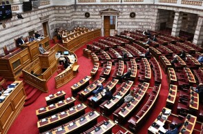 Αντιπαράθεση στη Βουλή για τη σύσταση Εξεταστικής για τα Τέμπη