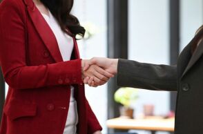 ΔΥΠΑ: Μειώθηκε κατά 4,4% ο αριθμός των εγγεγραμμένων ανέργων τον Οκτώβριο - Τι ισχύει για άνδρες - γυναίκες, ηλικιακές κατηγορίες.