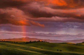 Ο διεθνής φωτογράφος, Γιάννης Λάριος, μιλάει στην Athens Voice για τη σχέση του ανθρώπου με την τεχνολογία και τη φύση