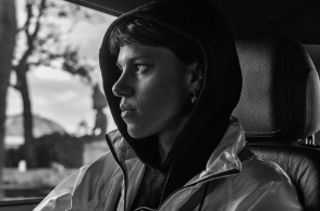 Ιστορίες για αγρίους: Η Μόνικα ναυαγός