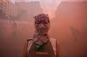 Παγκόσμια Ημέρα για την Εξάλειψη της Βίας κατά των Γυναικών - Σαπουνάς - ΕΛΑΣ: Στοιχεία για το φαινόμενο της ενδοοικογενειακής βίας στην Ελλάδα.