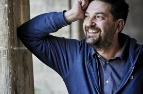 Ο καλλιτεχνικός διευθυντής του Φεστιβάλ της Αβινιόν, Τιάγκο Ροντρίγκες