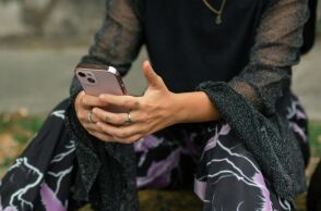 ΕΛΑΣ: Εξιχνιάστηκε η δράση εγκληματικής ομάδας που διέπραττε απάτες με το πρόσχημα σύναψης ερωτικού δεσμού - Αποκόμισαν ποσό άνω των 200.000 ευρώ.