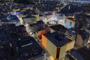 Εντυπωσιακές εικόνες από τη φωταγώγηση του ΜΙΝΙΟΝ