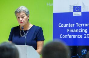 ΕΕ: Για «τεράστιο κίνδυνο τρομοκρατικών επιθέσεων» στις χώρες μέλη προειδοποίησε η επίτροπος  εσωτερικών υποθέσεων, Ίλβα Γιόχανσον.