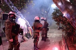 Ένταση σε Εξάρχεια και Θεσσαλονίκη μετά τις πορείες για την επέτειο της δολοφονίας Γρηγορόπουλου