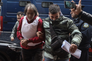 Απολογία στον εισαγγελέα του Πειραιά του 71χρονου που συνελήφθη για την δολοφονία 43χρονης γυναίκας στην Σαλαμίνα