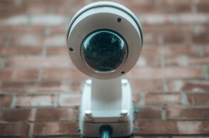 Συνελήφθη ιδιοκτήτης κομμωτηρίου στα Βριλήσσια που είχε τοποθετήσει κρυφές κάμερες στις τουαλέτες - Πώς εντοπίστηκε από την ΕΛ.ΑΣ.