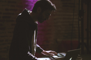 Ο Hior Chronik , a.k.a Γιώργος Παπαδόπουλος, μιλάει στην Athens Voice για τη μουσική και τη φωτογραφία.