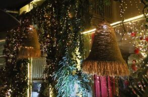 Σε ισχύ το εορταστικό ωράριο των καταστημάτων - Ποιές Κυριακές είναι ανοιχτά