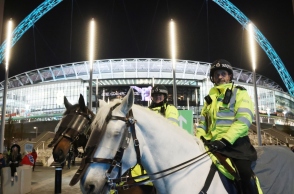 Προς Θεού, μήν κοιτάτε τι έκαναν στην Αγγλία