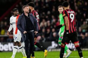 Premier League: Κατέρρευσε στον αγωνιστικό χώρο ο Λόκιερ στο Μπόρνμουθ - Λούτον
