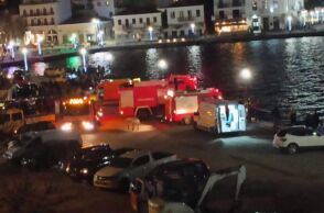 Μεσσηνία: Αυτοκίνητο έπεσε στο λιμάνι της Πύλου