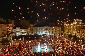  Η μαγική «Νύχτα των Ευχών» έρχεται στην Πλατεία Κοτζιά την Παραμονή των Χριστουγέννων