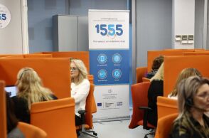 Επίσκεψη του υπουργού Εργασίας και Κοινωνικής Ασφάλισης Άδωνι Γεωργιάδη στο τηλεφωνικό κέντρο 1555 - Έναρξη διαδικασίας ενημέρωσης ασφαλισμένων του e-ΕΦΚΑ.