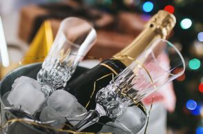 10 ελληνικές ετικέτες για να αποχαιρετήσουμε το 2023