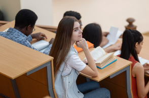 Τα κατεστημένα που δεν θέλουν ιδιωτικά πανεπιστήμια (και τα αστεία επιχειρήματά τους)