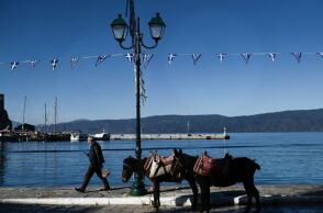 Ανοιξιάτικες θερμοκρασίες με λιακάδα και αραιές νεφώσεις την Πέμπτη