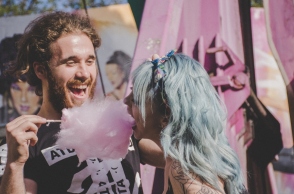 Puriteens: Είναι οι σημερινοί έφηβοι σεμνότυφοι;  