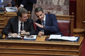 Οι κυβερνήσεις φεύγουνε μα ο Μιχάλης μένει…