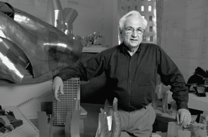 Frank Gehry: Η ζωή και το έργο του διάσημου Αμερικανο-Καναδού αρχιτέκτονα