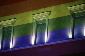 Η συζήτηση και οι αντιδράσεις των κομμάτων για το νομοσχέδιο για τον γάμο και τα δικαιώματα των ομόφυλων ζευγαριών